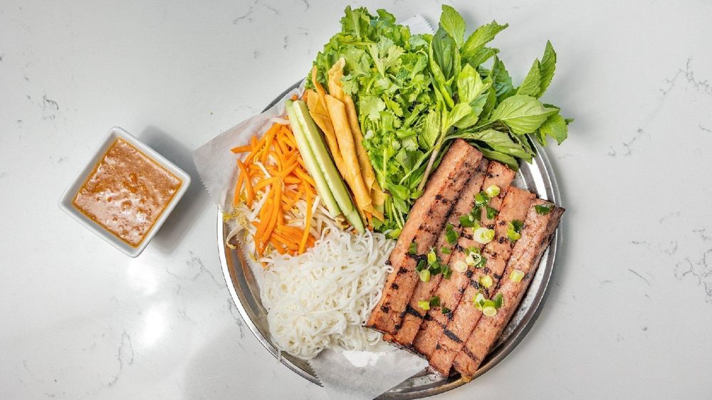 Nem Nuong | Grilled Pork Sausage