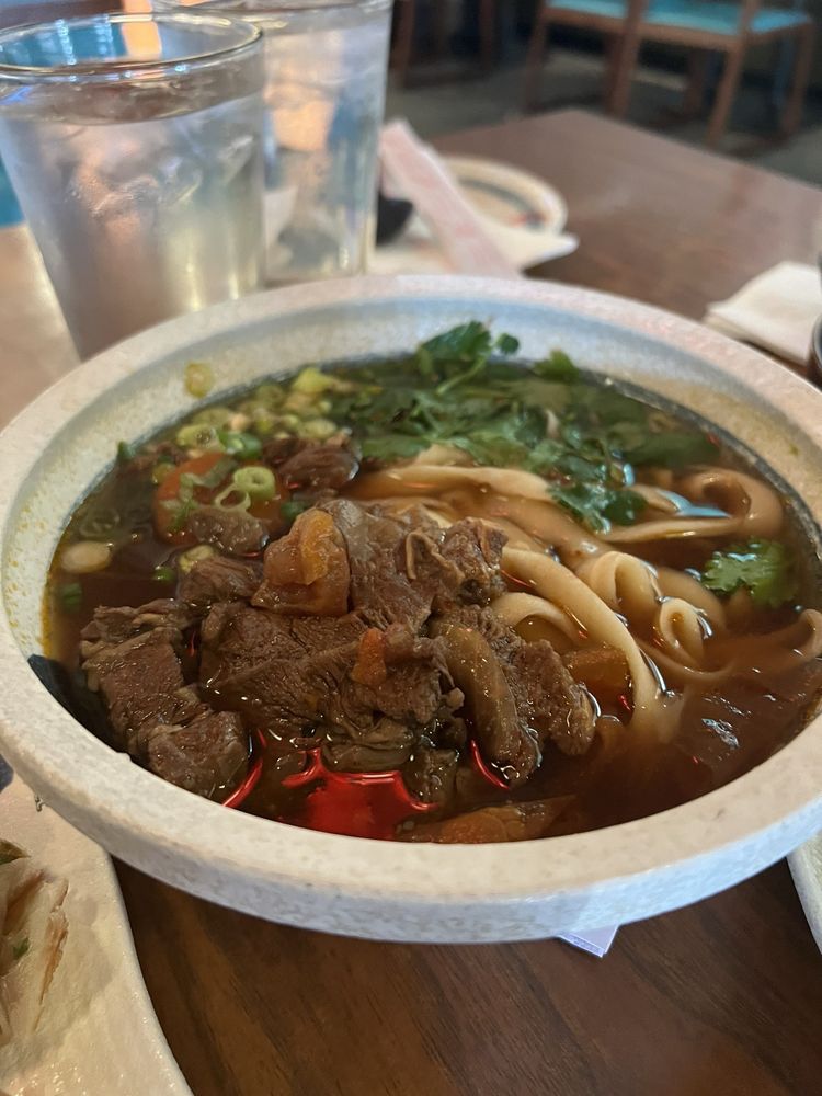 Fried Spinach Shaved Noodles