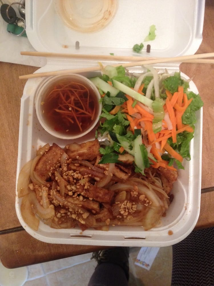 Tofu Noodle Salad Plate