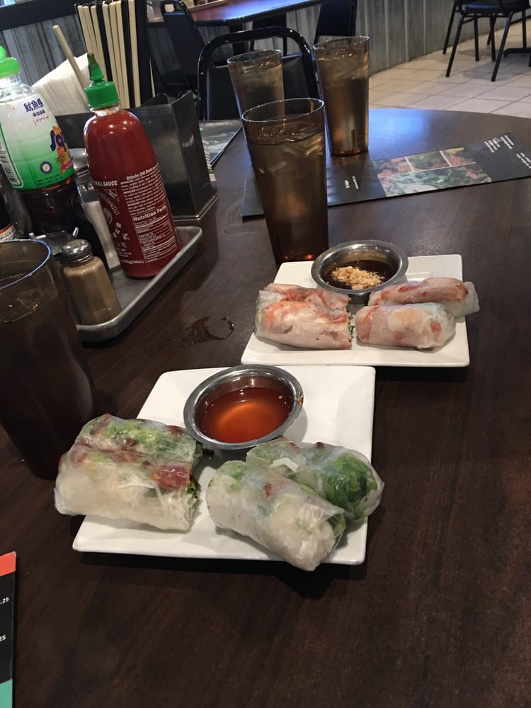 Thịt Nướng Cuốn / Grilled Pork Spring Rolls