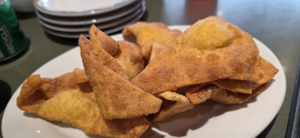 6 Piece Cream Cheese Wontons