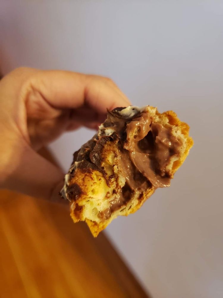 Chocolate Eclair