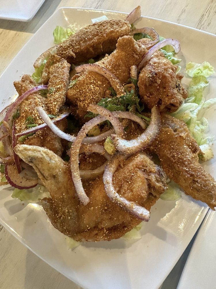 Fried Chicken Wings Laab