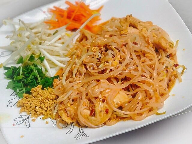 Chicken Pad Thai