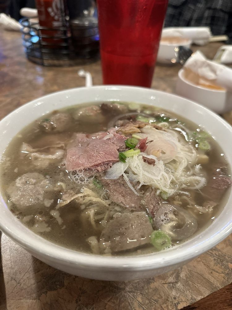 Sp5. House Grilled Platter / Banh Hoi Dac Biet