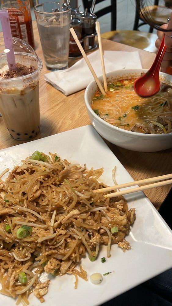 N5 Thin Rice Noodle Pad Thai