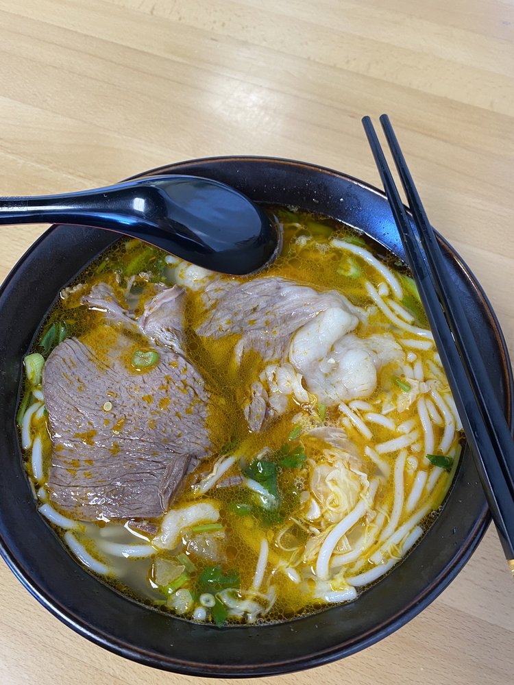 Spicy Lemongrass Beef Noodle Soup - Bún Bò Huế