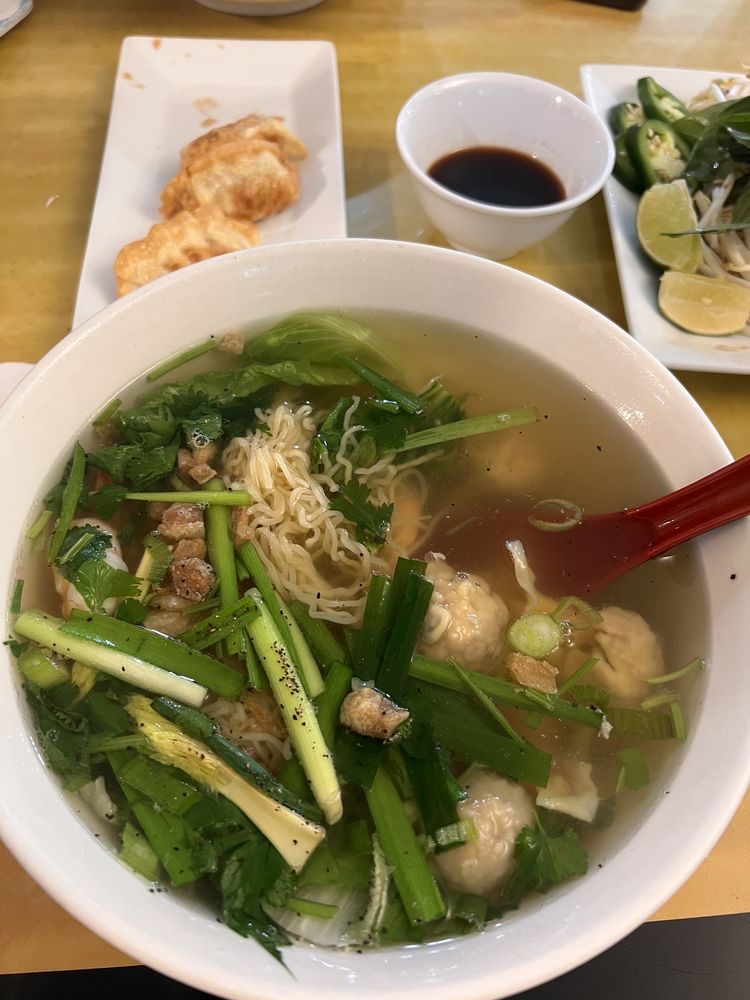 Crispy Egg Noodle Basket