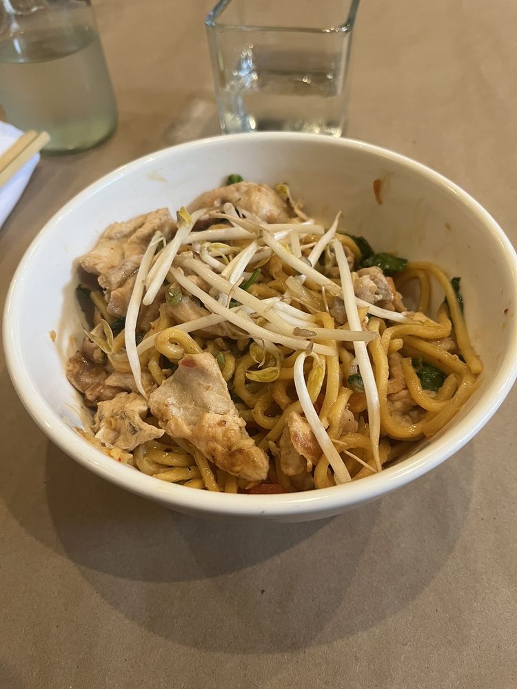 Chicken Lo Mein