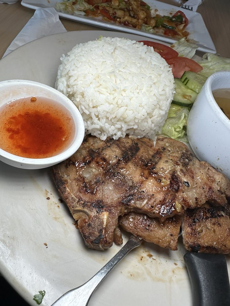 Charbroiled Lemongrass Plate Pork Chop