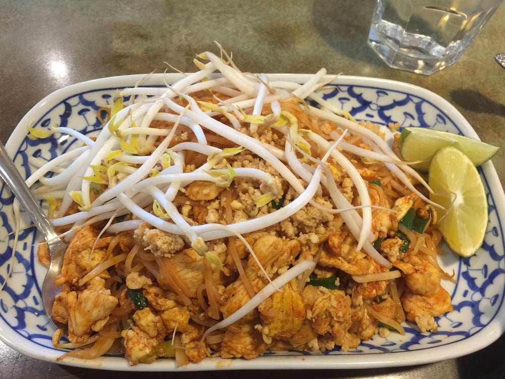 Chicken Phat Thai