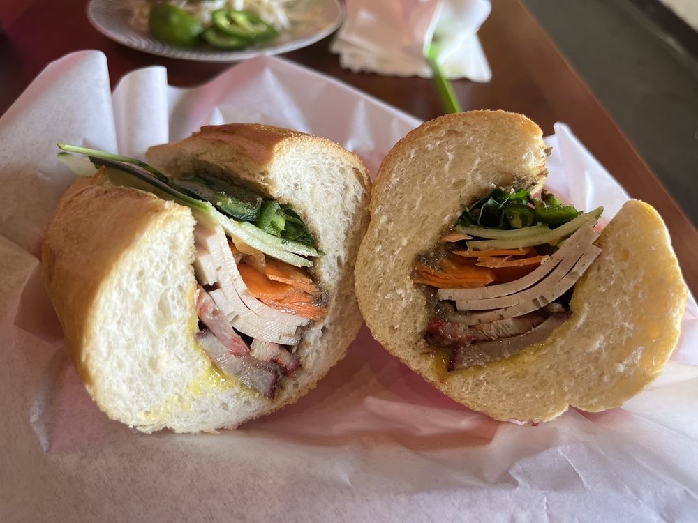 Non La Special Banh Mi