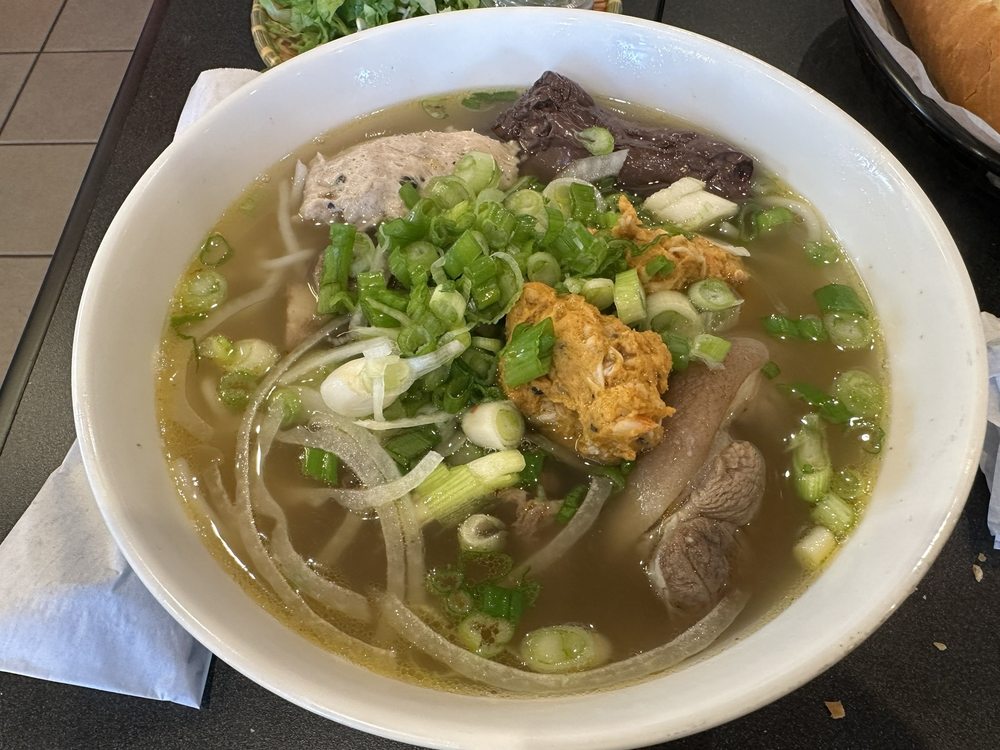 Vietnamese Spicy Noodle Soup
