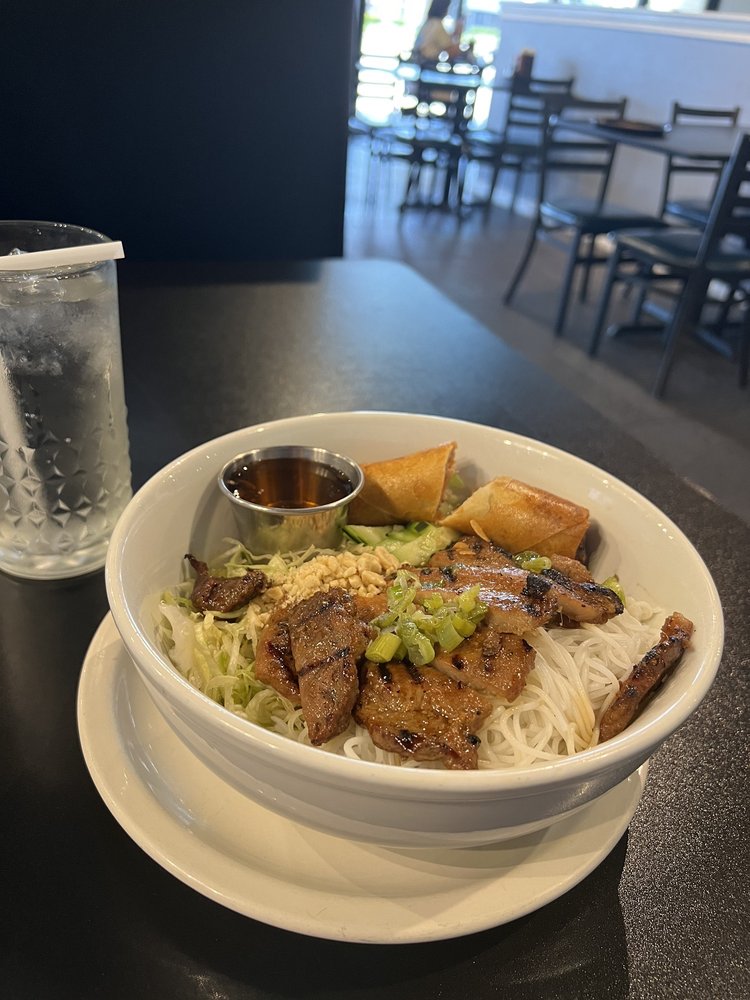 Grilled Pork Chops Vermicelli Noodles