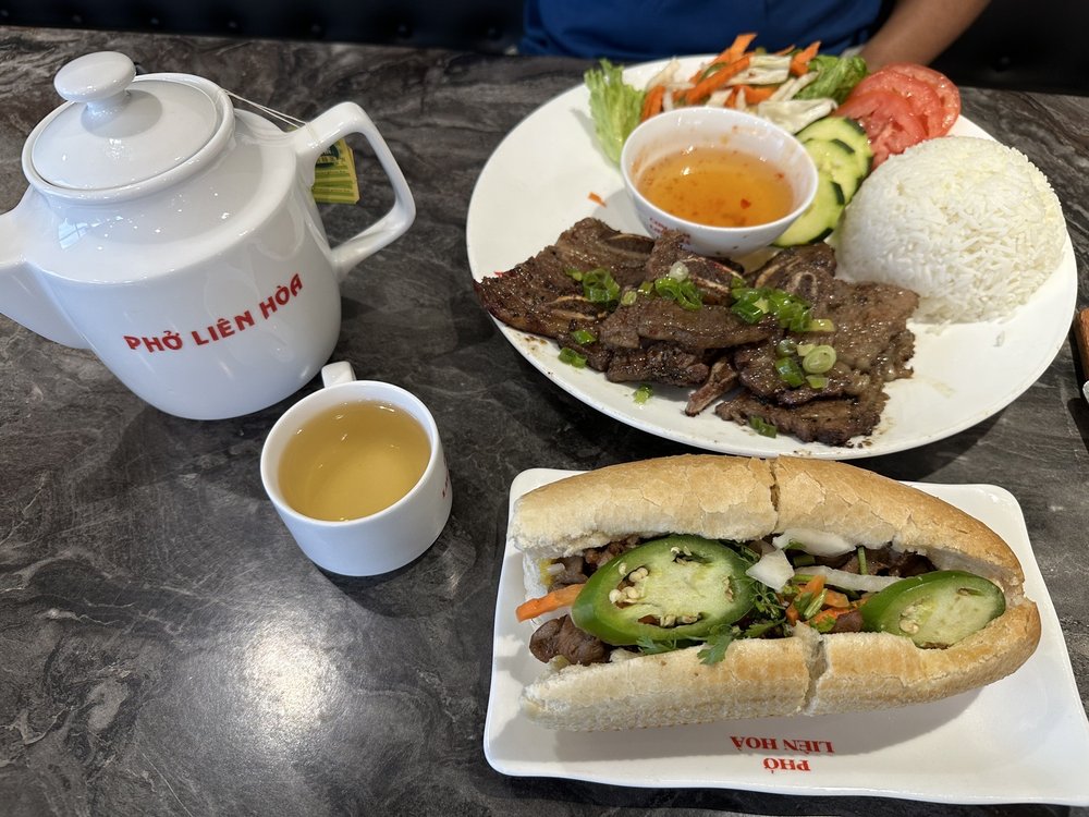 A9 Grilled Pork Spring Rolls (2) / Goi Cuon Thit Heo Nuong