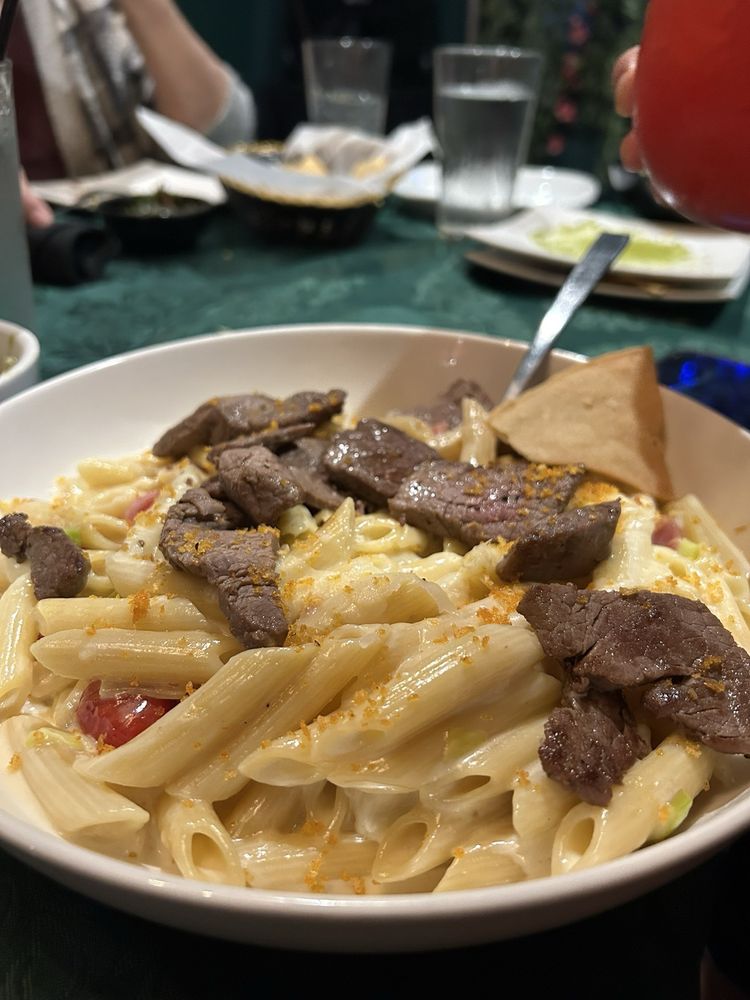 Truffle Mac & Cheese Con Pollo