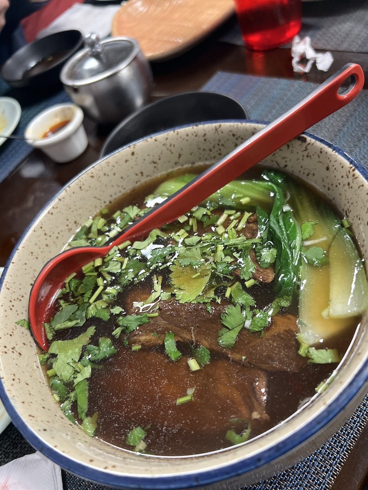 Pork Ribs Noodle Soup / 红烧排骨面