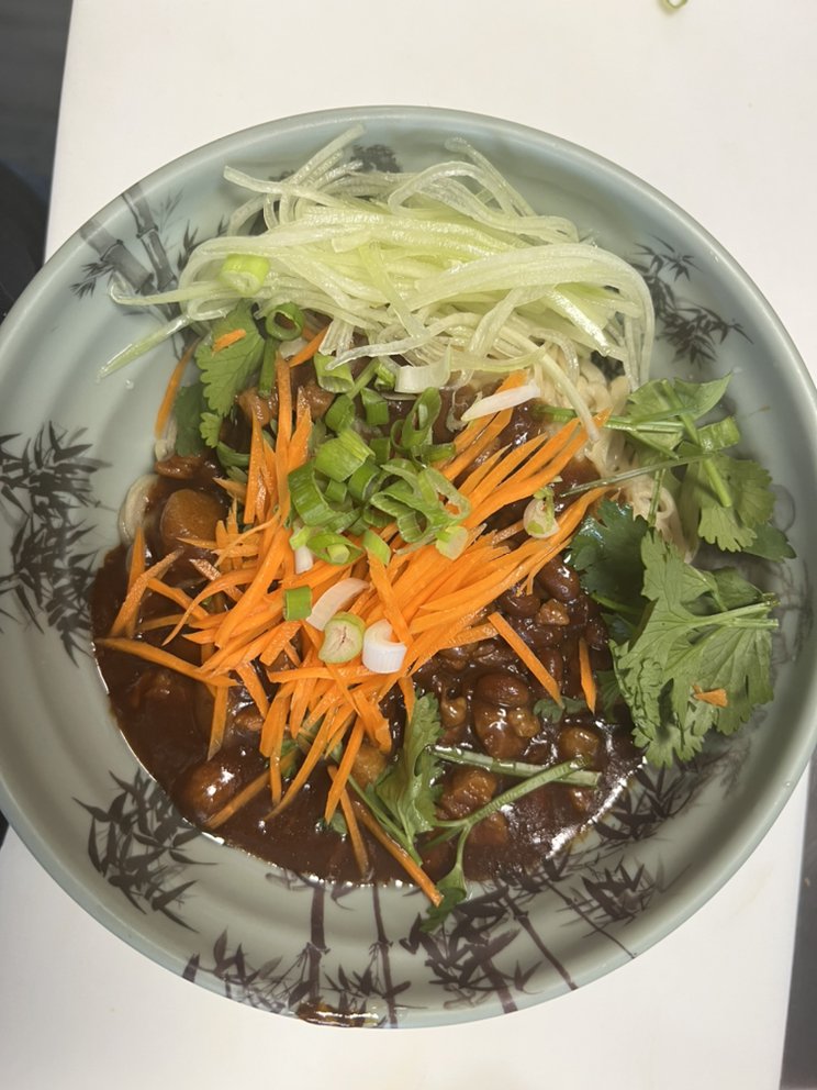 Peking Soy Bean Paste Noodle / 北京炸酱面