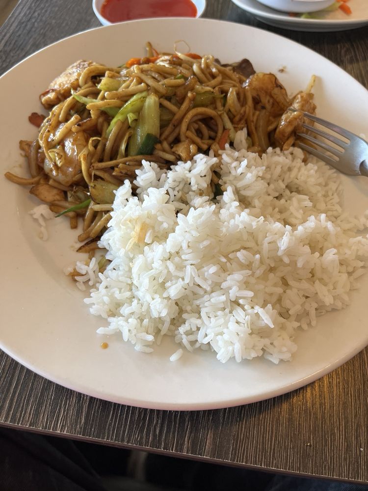 House Lo Mein