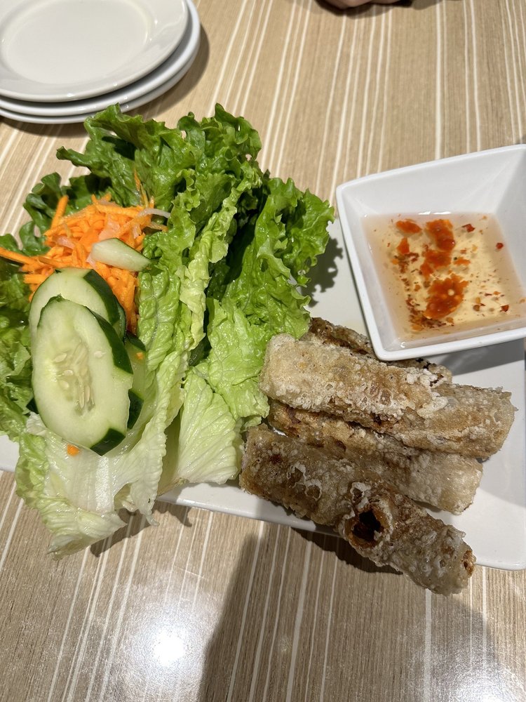2 Vietnamese Egg Roll