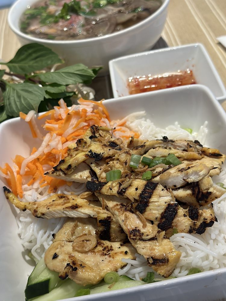 Grilled Chicken Noodle Bowl