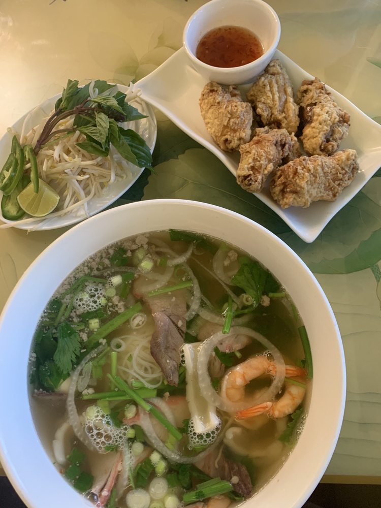 Hu Tieu- Combo Vietnamese Seafood Noodles Soup