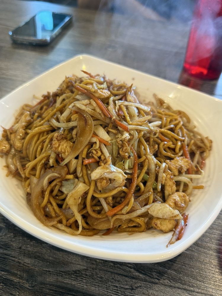 Chicken Lo Mein