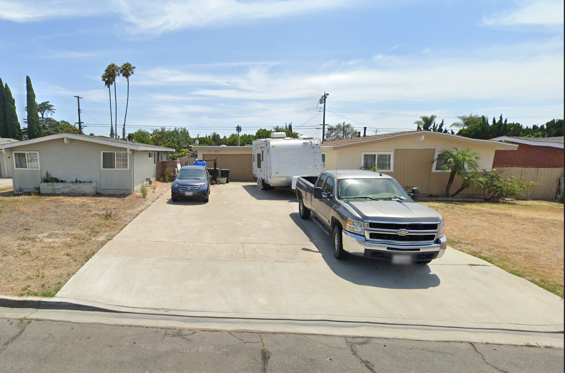 căn nhà thuộc dãy số 8900 đường Blossom, Garden Grove,