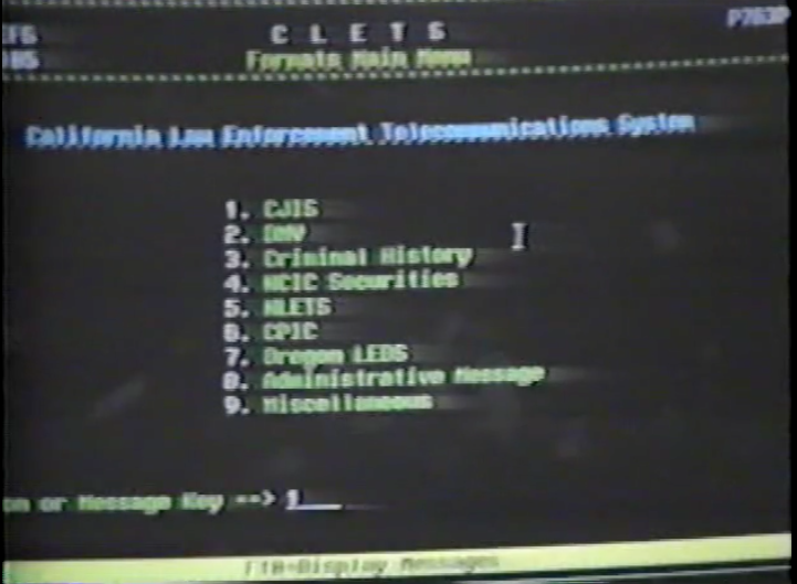 Màn hình hệ thống CLETS (California Law Enforcement Telecommunications System) – cơ sở dữ liệu mật bị cựu phó cảnh sát Orange County Fernando Melo Flores lạm dụng để theo dõi cá nhân, dẫn đến cáo trạng truy tố