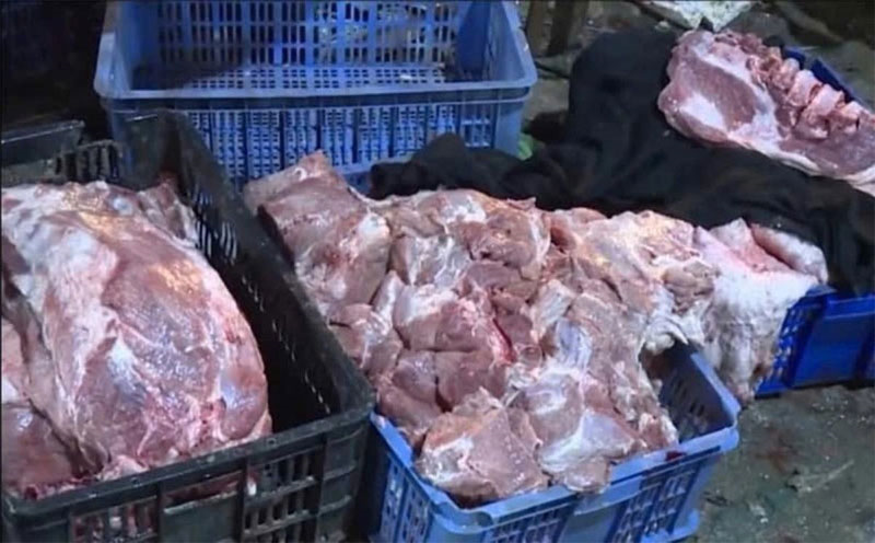 Thịt lợn được phát hiện nhiễm bệnh trong vụ tuồn thực phẩm ‘bẩn’ vào bếp ăn trường mầm non tại Thái Nguyên, dẫn đến việc nguyên Hiệu trưởng Nguyễn Thị Tâm bị khởi tố và bắt tạm giam ngày 17/4/2026.