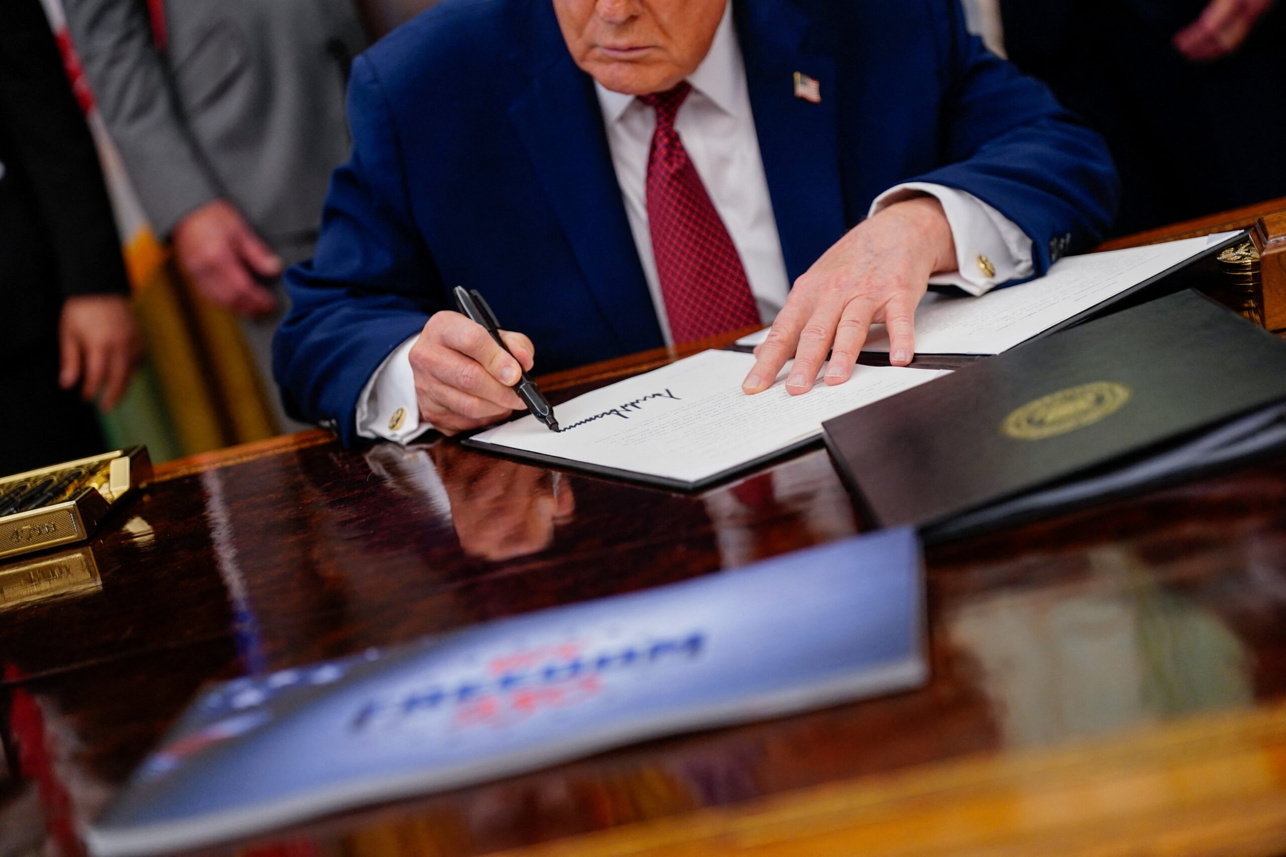 2026-04-18T135907Z_603678496_RC2PRKAD2HOV_RTRMADP_3_USA-TRUMP.jpg