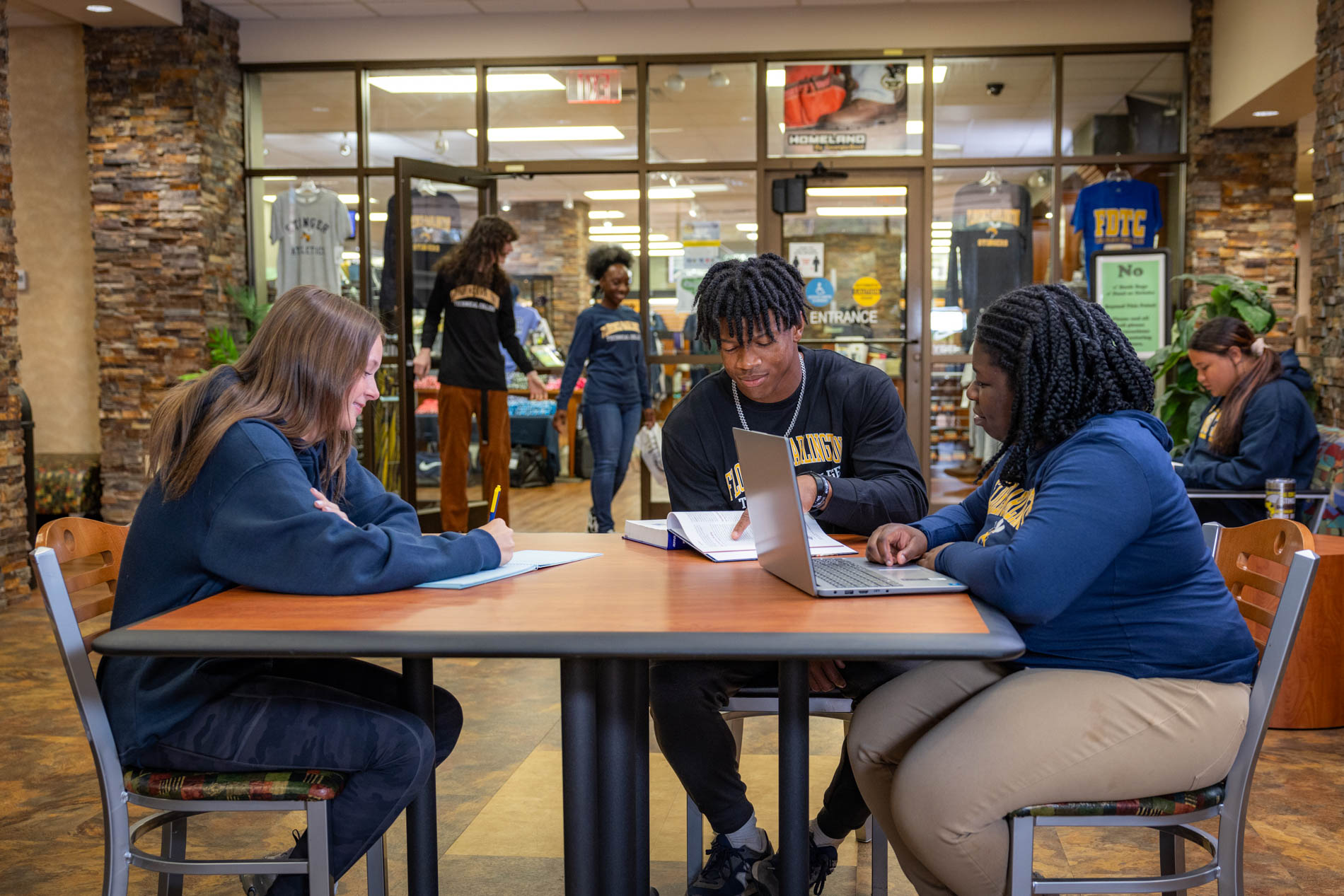 Students-Header-3725.jpg
