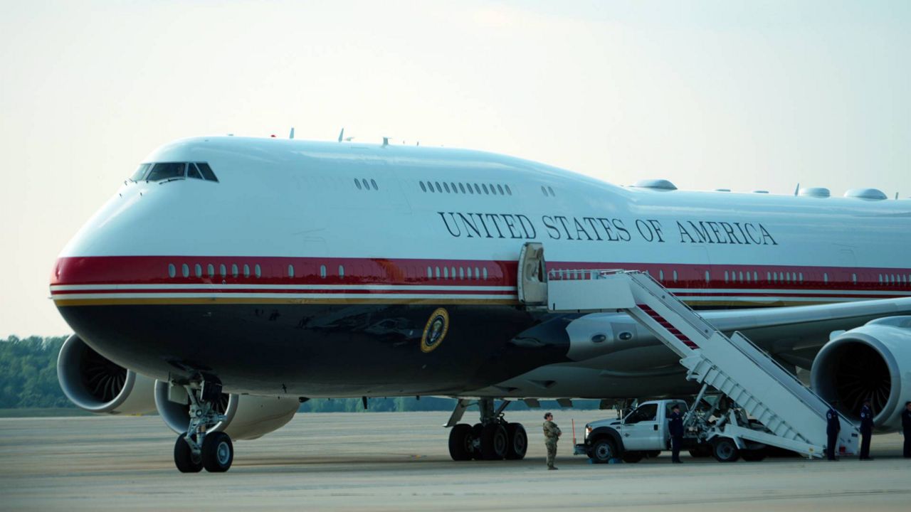 Qatari_Air_Force_One_AP_26182450858132_NAT_0701.jpg