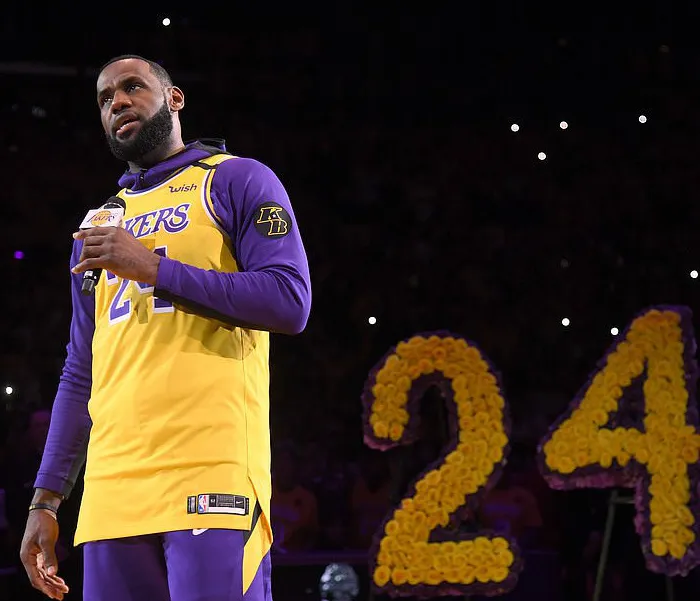 lebron-james-chia-se-15806085030301301655542-crop-15806090815761162574528.webp