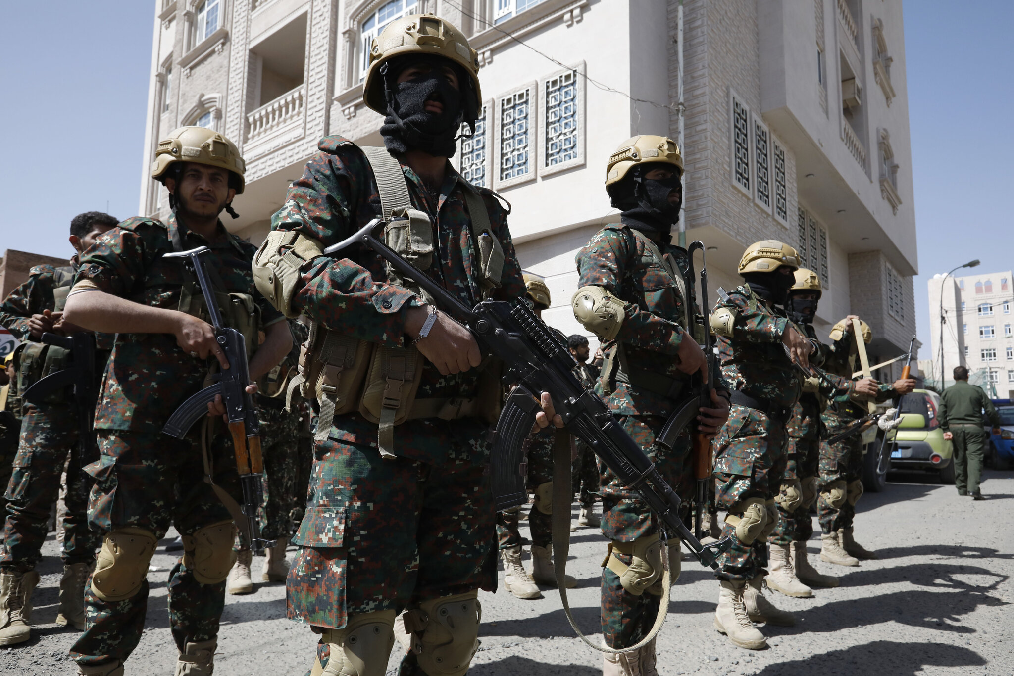 00Yemen-Houthis-forces-superJumbo.jpg