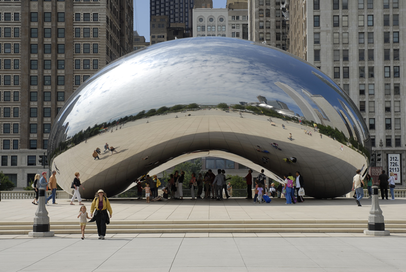 Cloud Gate (The Bean) tại Millennium Park – biểu tượng nghệ thuật công cộng nổi tiếng của Chicago.