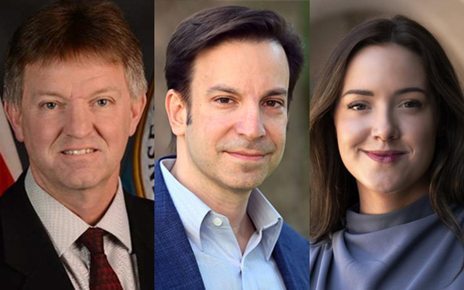 Từ trái sang: Nhà xuất bản Max D. Lederer Jr., Tổng biên tập Erik Slavin và phóng viên Lara Korte. Nguồn: Stars and Stripes
