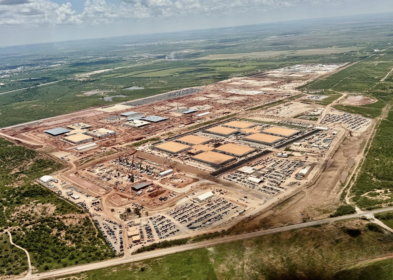 Công trường trung tâm dữ liệu Stargate, Texas. Nguồn: Ars Technica